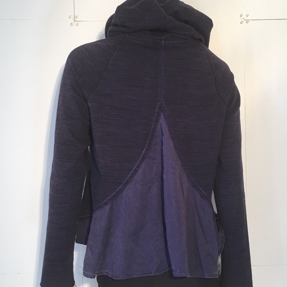 Lululemon Pull Me Over Hoodie - Picture 11 of 15